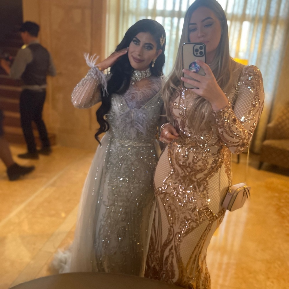 FLOOR LENTH SEQUIN EVENING DRESS SIZE 6